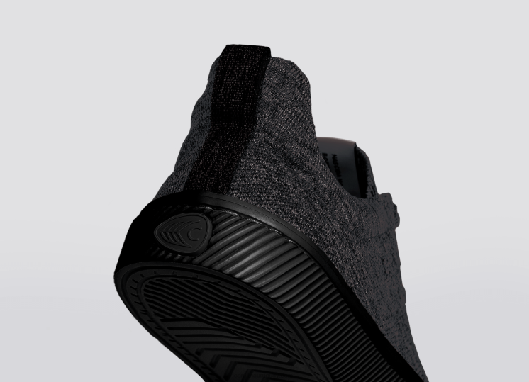 punto negro piedra hombres 4F2V6182 Cariuma