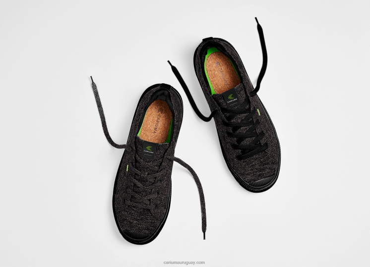 punto negro piedra hombres 4F2V6182 Cariuma